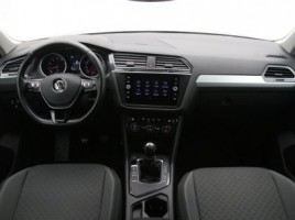 Volkswagen Tiguan | 1