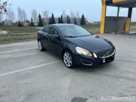 Volvo S60 седан