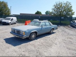 Oldsmobile Delta 88, Седан | 1