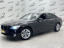 BMW 740 sedanas