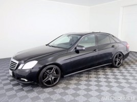 Mercedes-Benz E220, 2.1 l., sedanas | 1