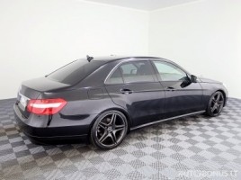 Mercedes-Benz E220, 2.1 l., sedanas | 2