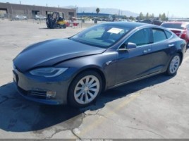 Tesla Model S, hatchback | 1