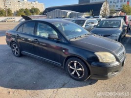 Toyota Avensis sedanas