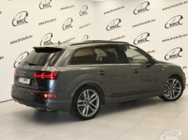 Audi Q7 | 1