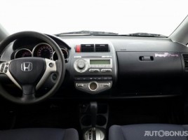 Honda Jazz, 1.3 l., hatchback | 4