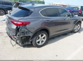 Alfa Romeo Stelvio | 2