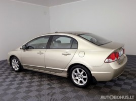Honda Civic, 1.8 l., saloon | 3