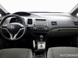 Honda Civic, 1.8 l., saloon | 4