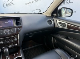 Nissan Pathfinder, 3.5 l., cross-country | 4