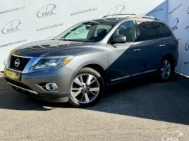 Nissan Pathfinder, 3.5 l., cross-country | 0