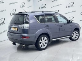 Mitsubishi Outlander | 1