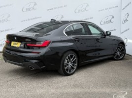 BMW 330, 2.0 l., saloon | 1