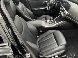 BMW 330, 2.0 l., saloon | 4