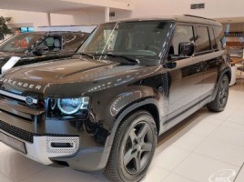 Land Rover Defender cross-country