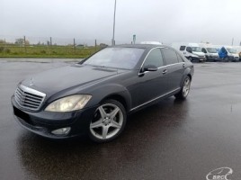 Mercedes-Benz S320 sedanas