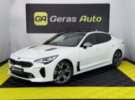 Kia Stinger sedanas