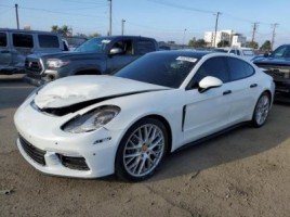 Porsche Panamera sedanas