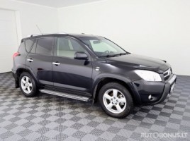Toyota RAV4 внедорожник