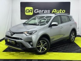 Toyota RAV4 внедорожник