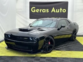 Dodge Challenger sedanas