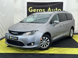 Chrysler Pacifica минивэн