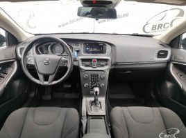 Volvo V40, 2.0 l., hatchback | 3