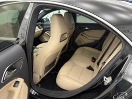 Mercedes-Benz CLA200 | 3
