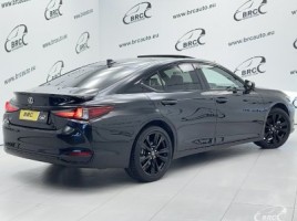 Lexus ES 300h, 2.5 l., sedanas | 1