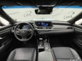 Lexus ES 300h, 2.5 l., sedanas | 2