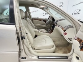 Mercedes-Benz E500 | 3