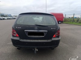 Mercedes-Benz R320 | 3