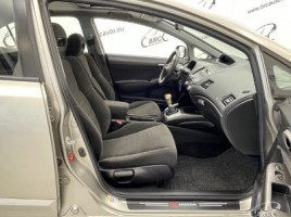 Honda Civic, 1.8 l., Седан | 3