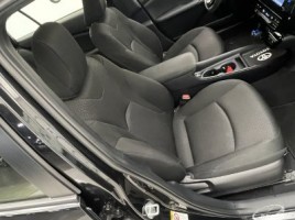 Toyota Prius, 1.8 l., hatchback | 4