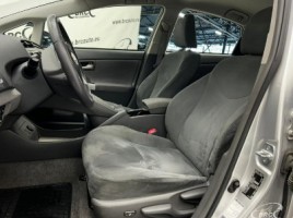 Toyota Prius, 1.8 l., hatchback | 4