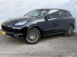 Porsche Cayenne cross-country