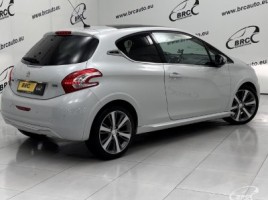 Peugeot 208 | 1
