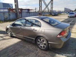 Honda Civic, 1.8 l., Седан | 3