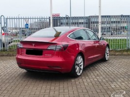 Tesla Model 3 sedanas