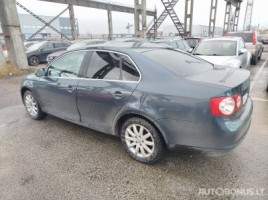 Volkswagen Jetta, 1.6 l., Седан | 3