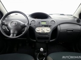 Toyota Yaris, 1.3 l., hatchback | 4
