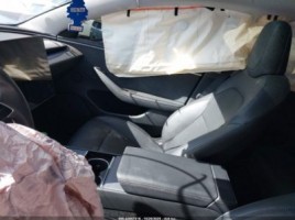 Tesla Model 3, saloon | 4