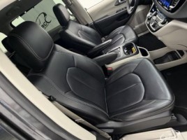 Chrysler Pacifica | 4