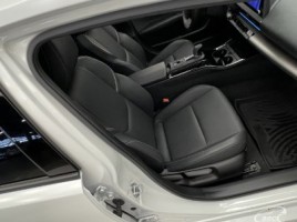 Toyota Prius, 2.0 l., hatchback | 4