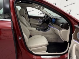 Mercedes-Benz E300, 2.0 l., Седан | 3