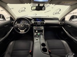 Lexus IS 300h, 2.5 l., saloon | 2