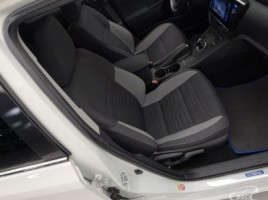 Toyota Auris | 4