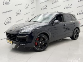 Porsche Cayenne cross-country