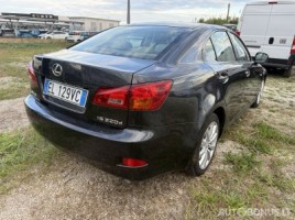 Lexus IS 220 | 3