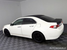 Honda Accord, 2.0 l., saloon | 3